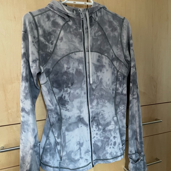 Lululemon jacket with hood - Picture 1 of 2